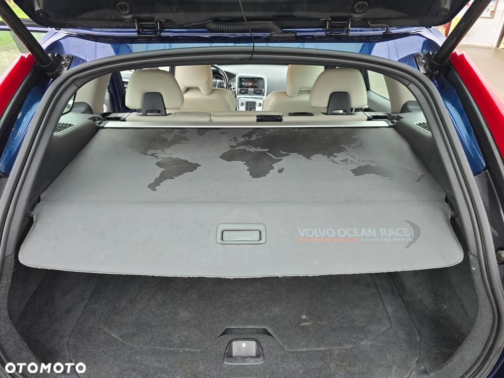 Volvo XC 60 D4 Drive-E Ocean Race - 13