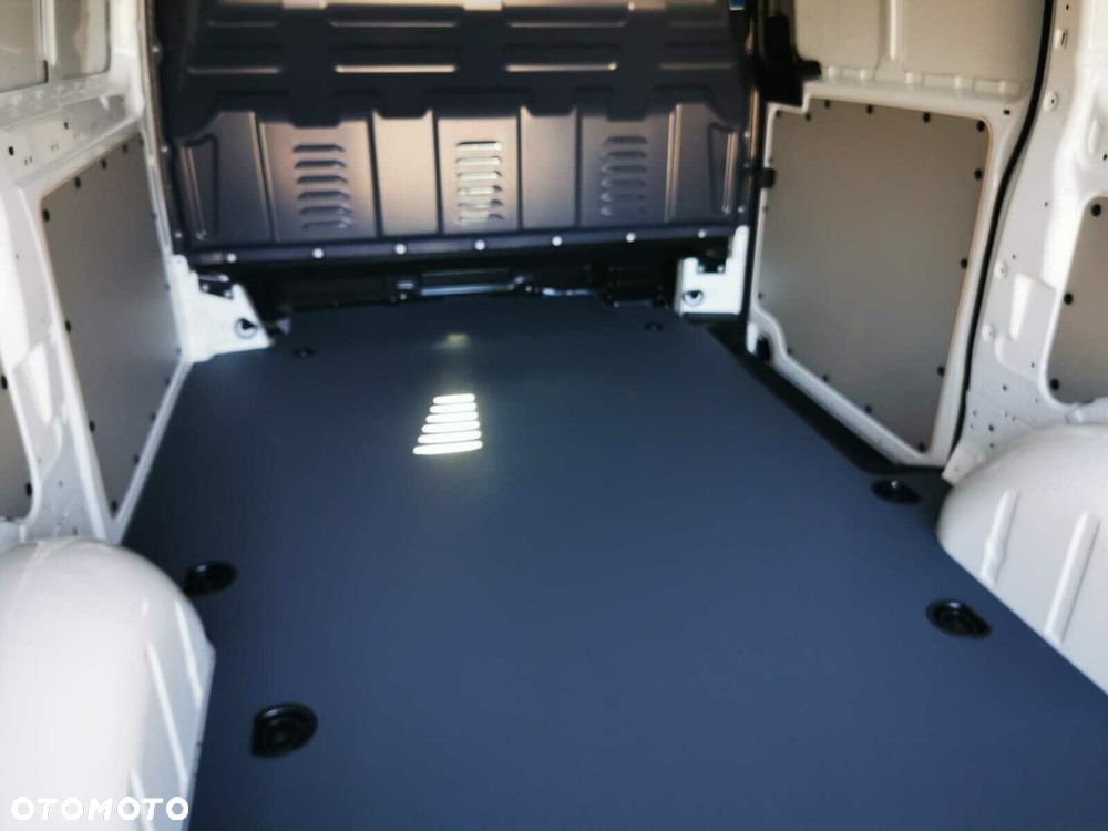 Mercedes-Benz Vito eVito Furgon - 18