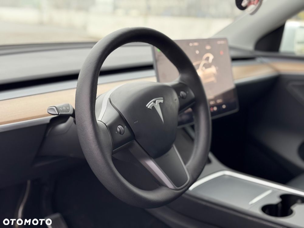 Tesla Y Long Range Dual Motor AWD - 18