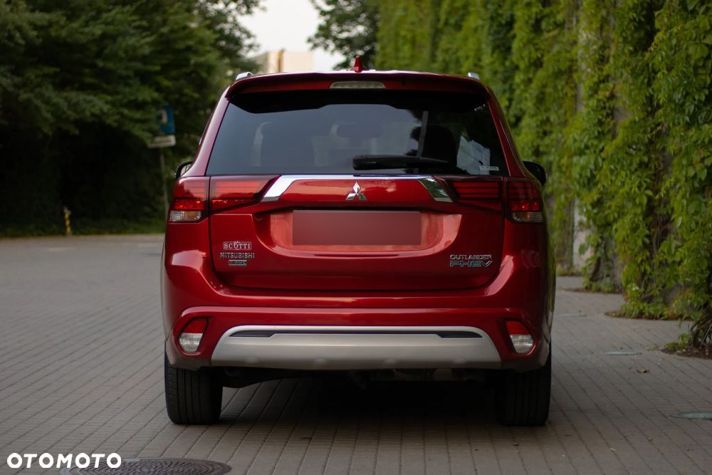 Mitsubishi Outlander - 3