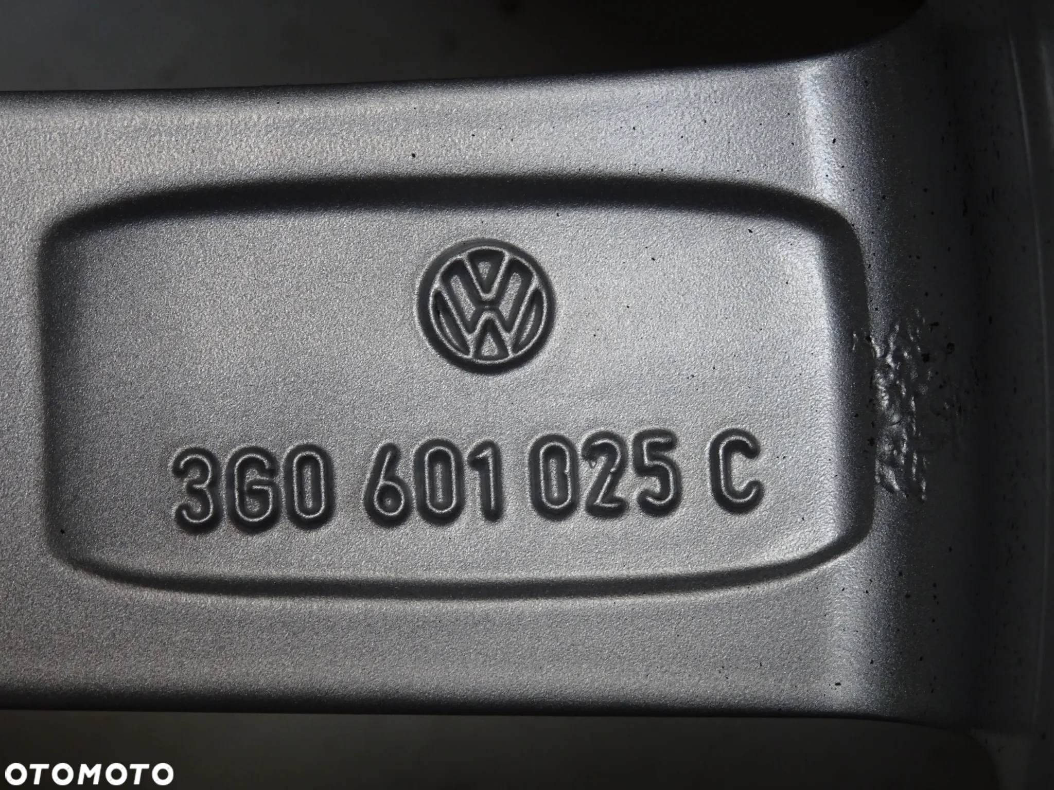 3G0601025C kola felgi 17 opony zima VW Passat B8 czesci - 12