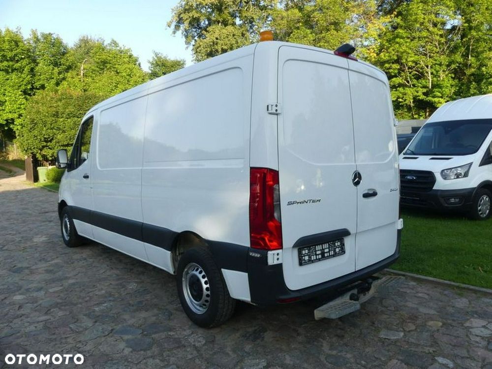 Mercedes-Benz Sprinter - 22