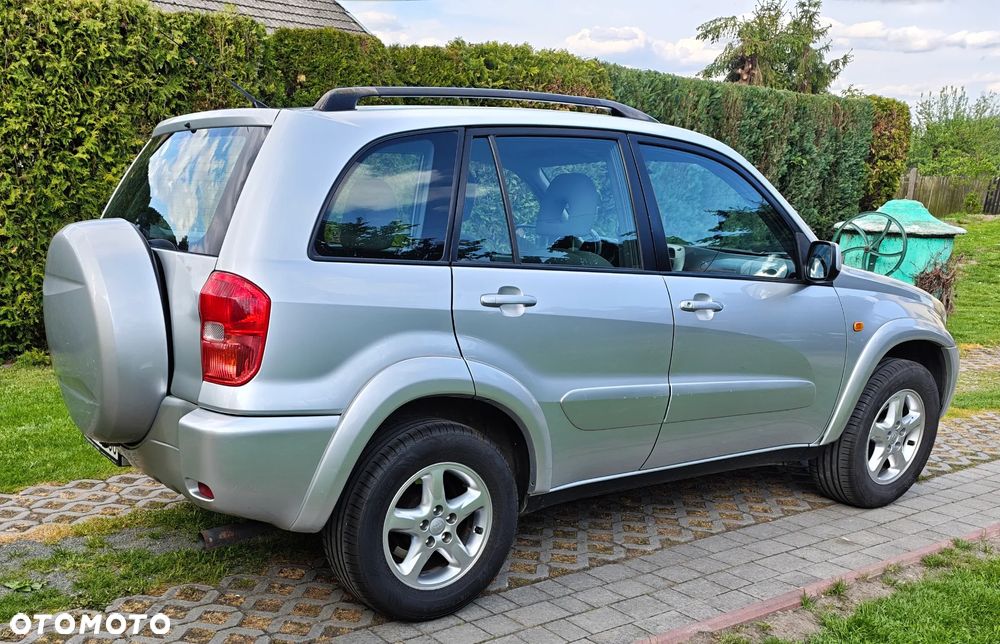 Toyota RAV4 - 6