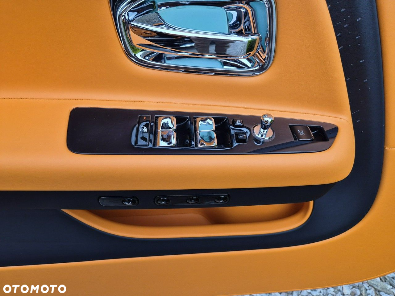 Rolls-Royce Spectre - 29