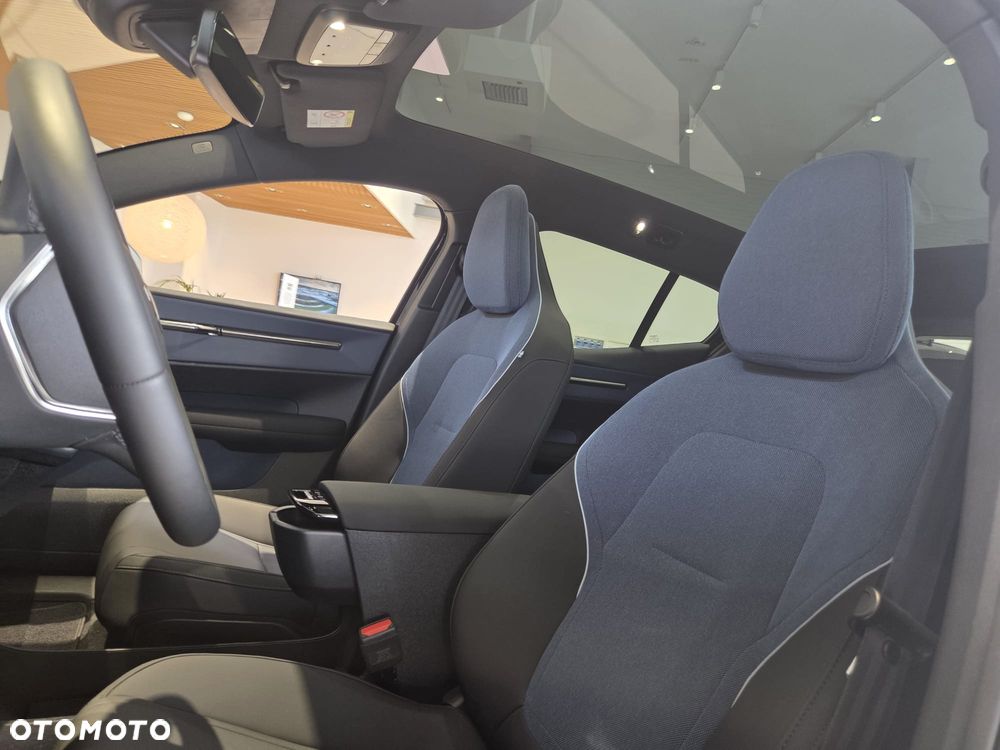 Volvo EX30 69kWh Single Motor Long Range Plus Black Edition - 21