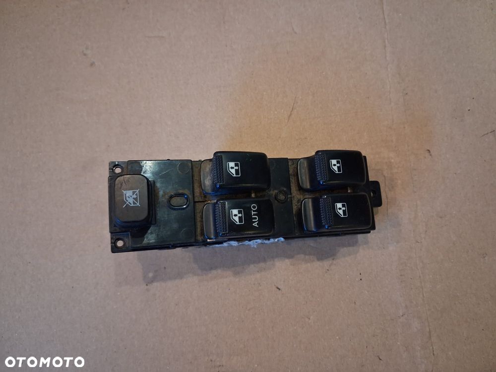 Przełącznik szyb lewy KIA PICANTO I  93570-07200  OE - 1