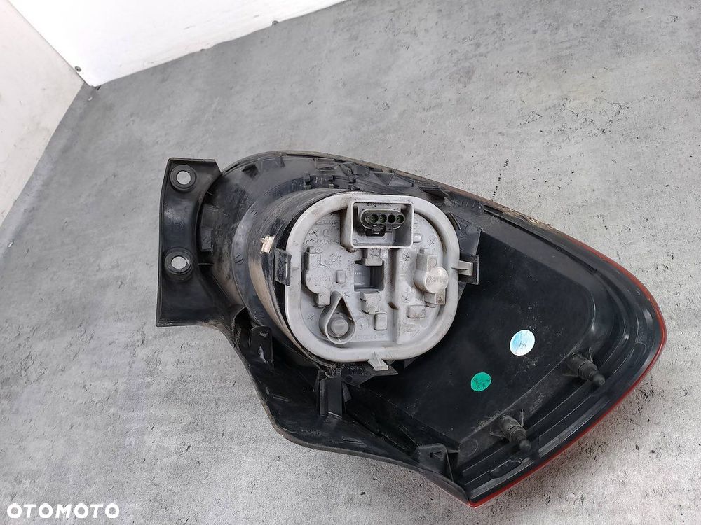 LAMPA TYLNA PRAWA FIAT BRAVO II 27272501 HATCHBACK - 4