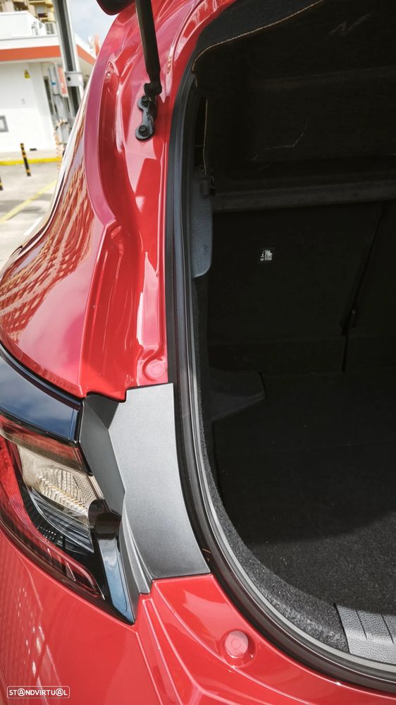 Toyota Corolla 1.8 Hybrid Comfort Plus - 29