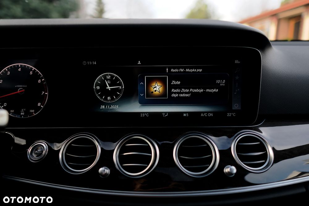 Mercedes-Benz Klasa E 300 9G-TRONIC - 34