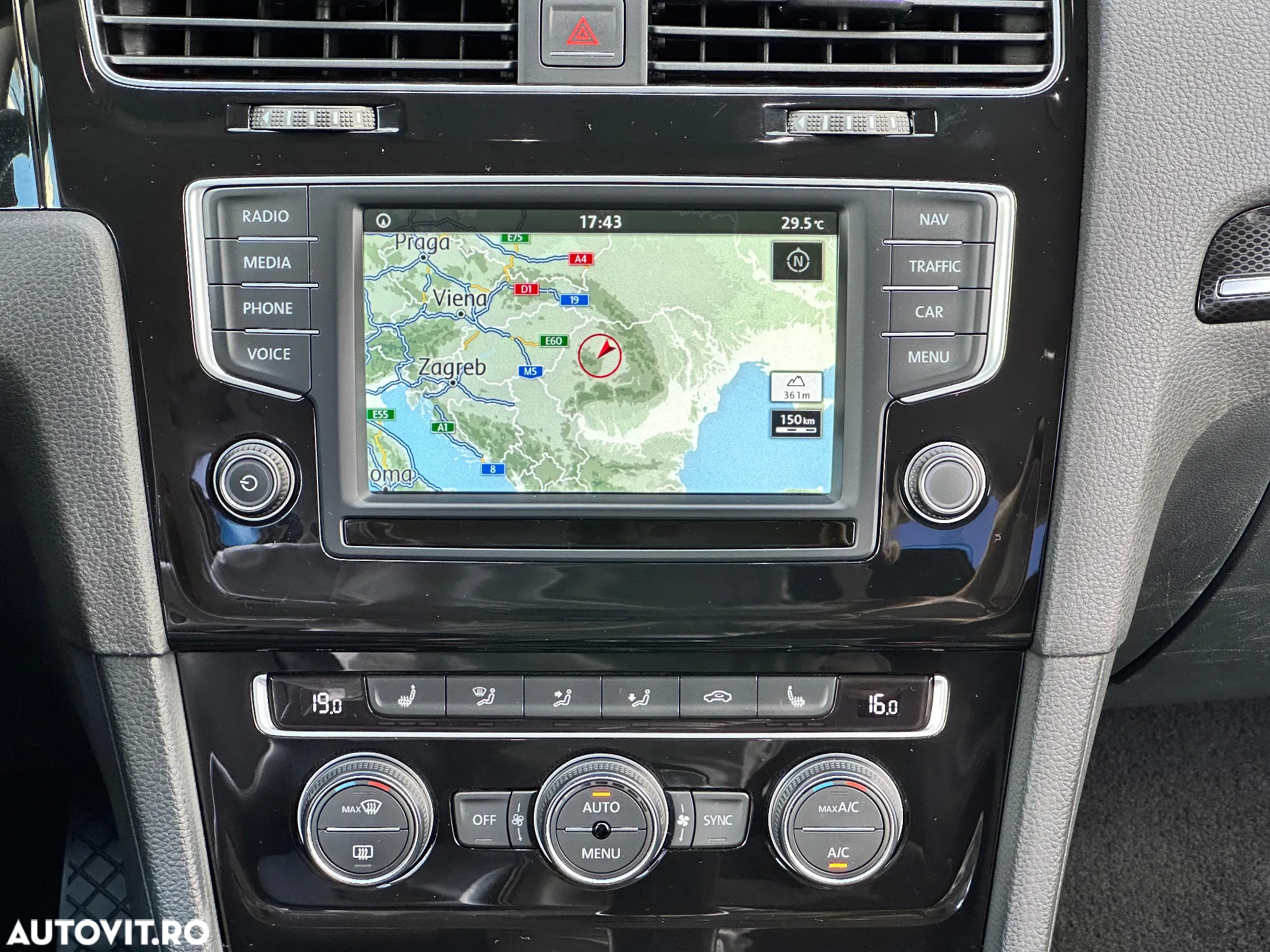 Volkswagen Golf 2.0 BlueTDI Highline - 12