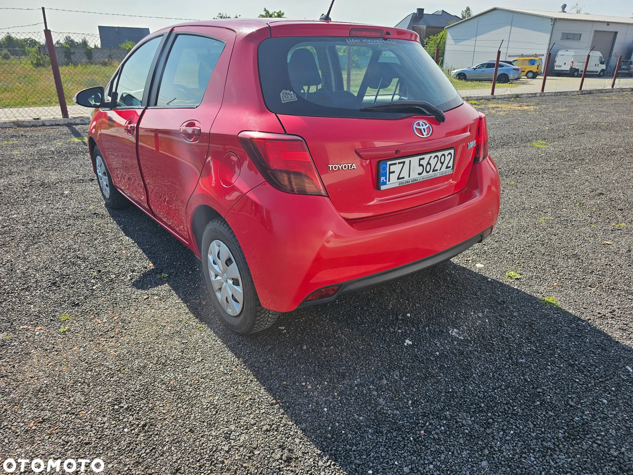 Toyota Yaris 1.0 Sol - 4