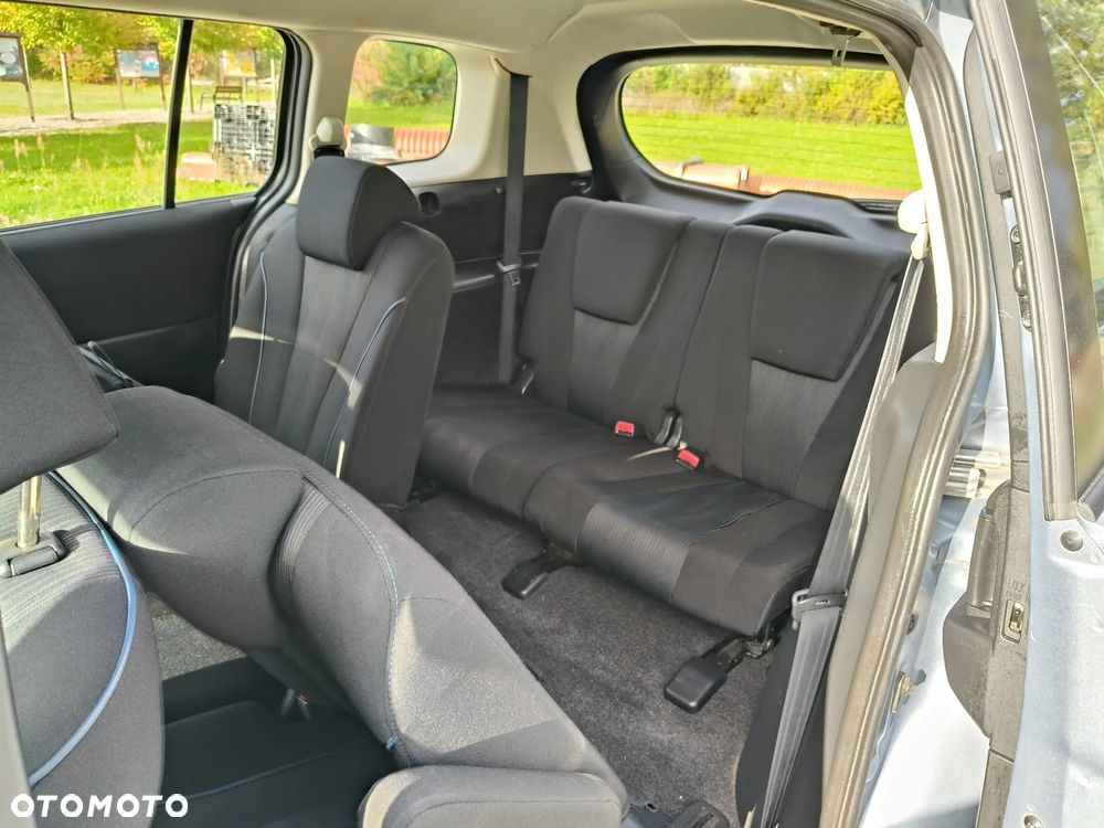 Mazda 5 - 8