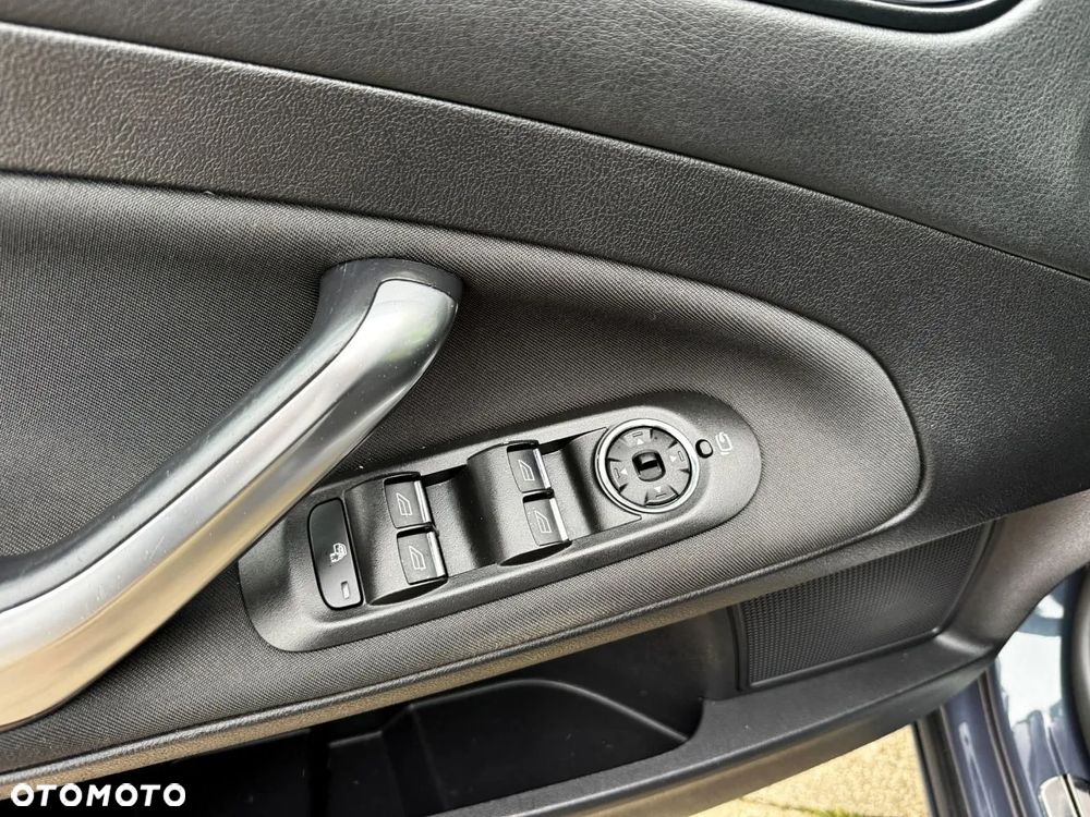 Ford Mondeo - 32