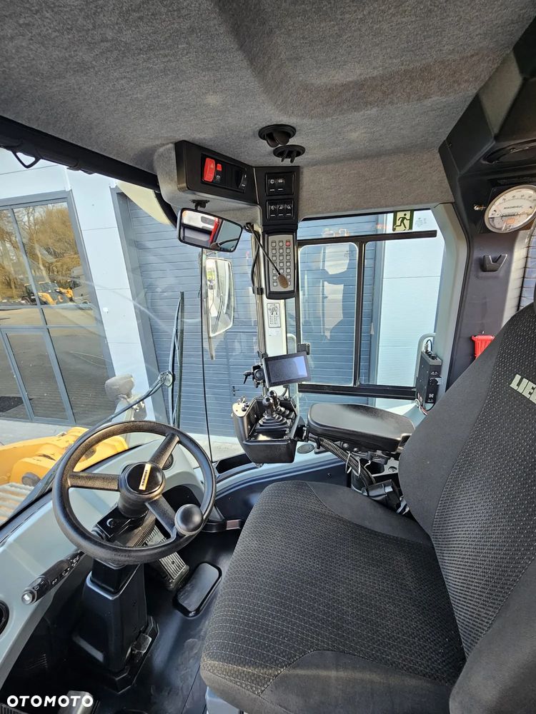 Liebherr L586 XPOWER 2020r - 12