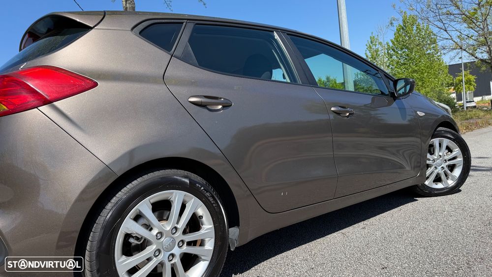 Kia Ceed 1.4 CRDi LX - 11
