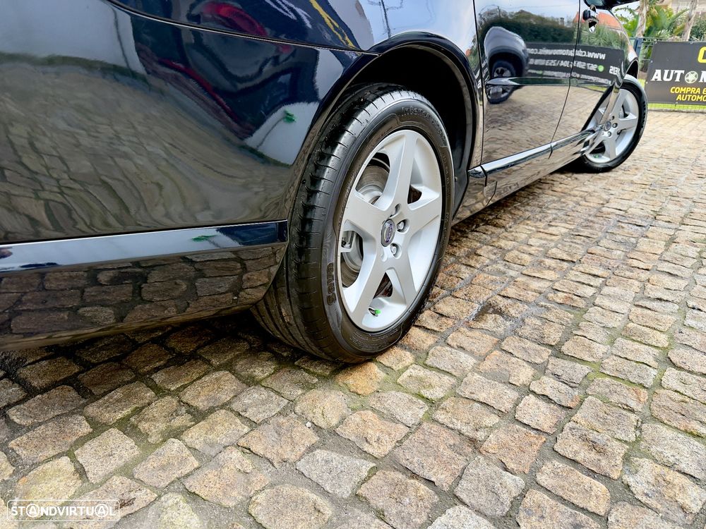 Volvo V70 2.4 D5 Momentum - 15