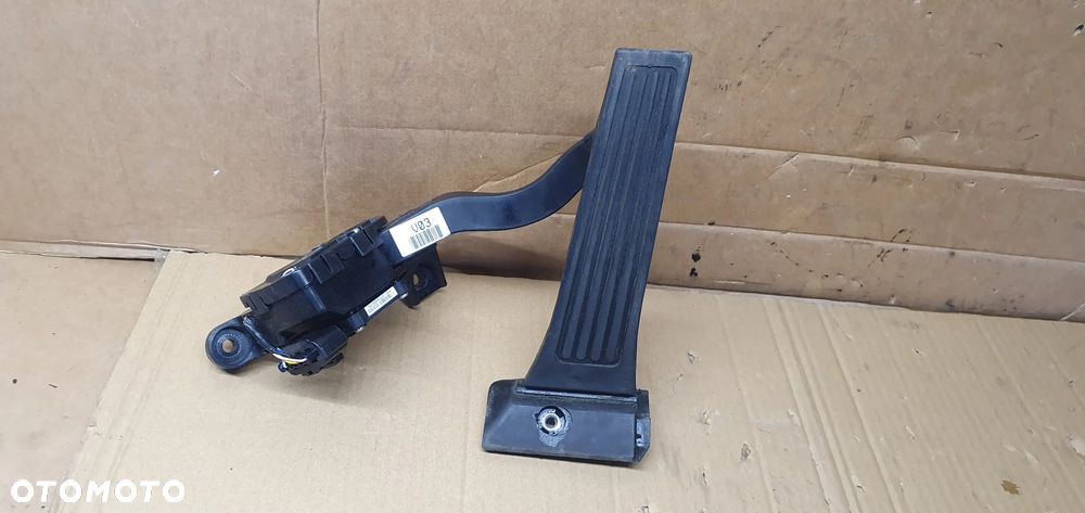 Pedał potencjometr gazu Hyundai i40 32727-2T900 - 1