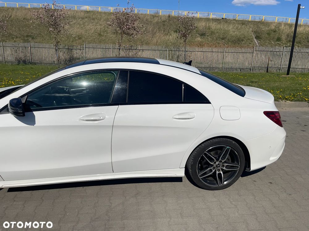 Mercedes-Benz CLA 220 4-Matic AMG Line - 14