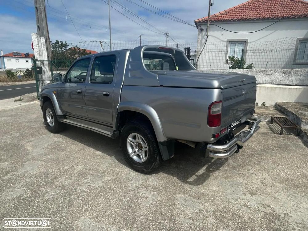 Toyota Hilux 2.5 D4-D Tracker - 4