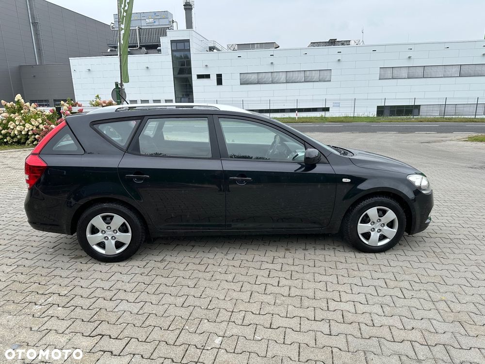 Kia Ceed 1.4 L - 32