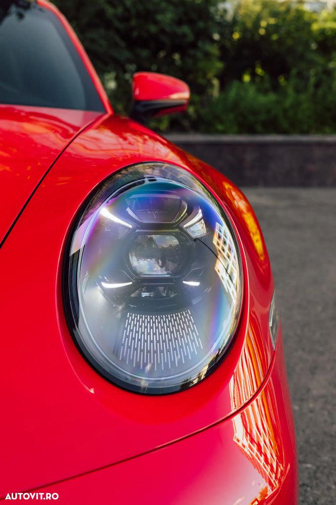 Porsche 911 Carrera 4 GTS PDK - 3