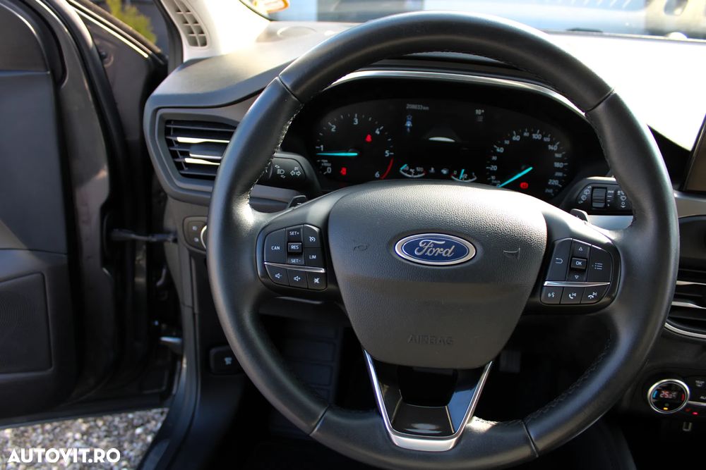 Ford Focus 1.5 EcoBlue Start-Stopp-System Aut. TITANIUM - 19