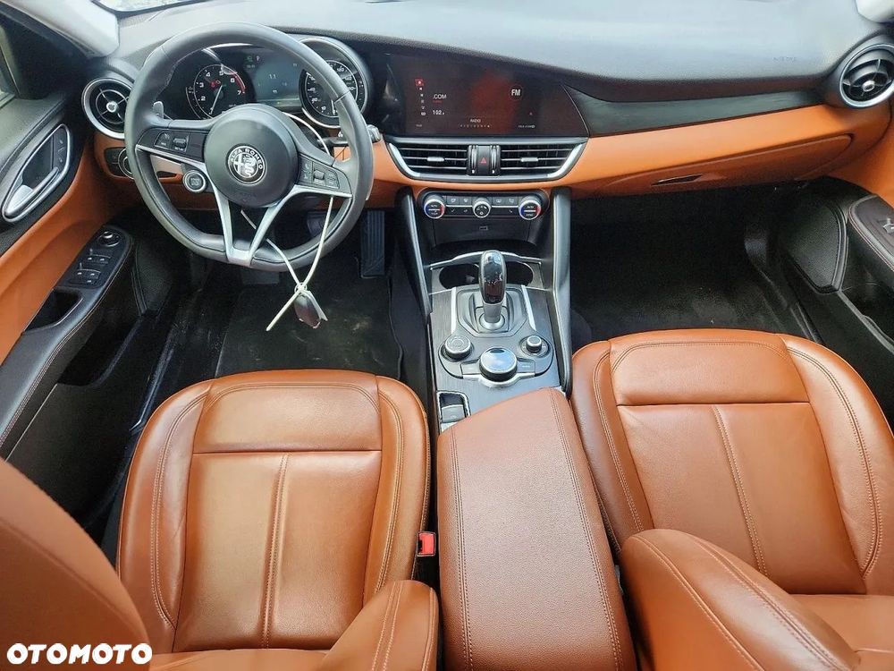 Alfa Romeo Giulia - 7