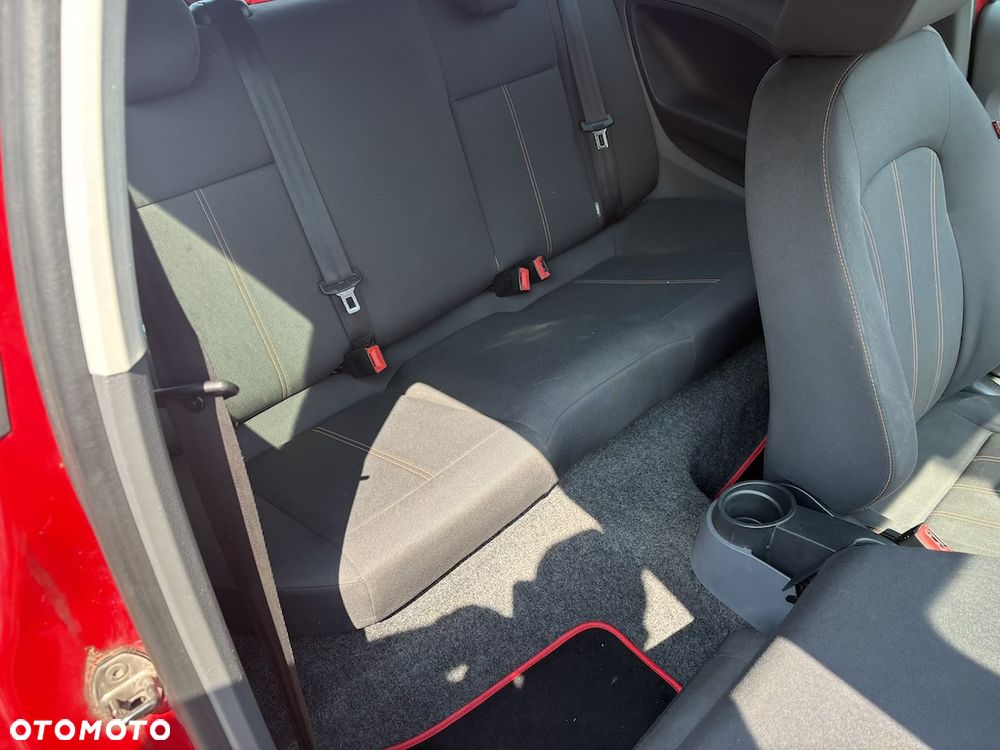 Seat Ibiza SC 1.6 16V DSG Sport - 17