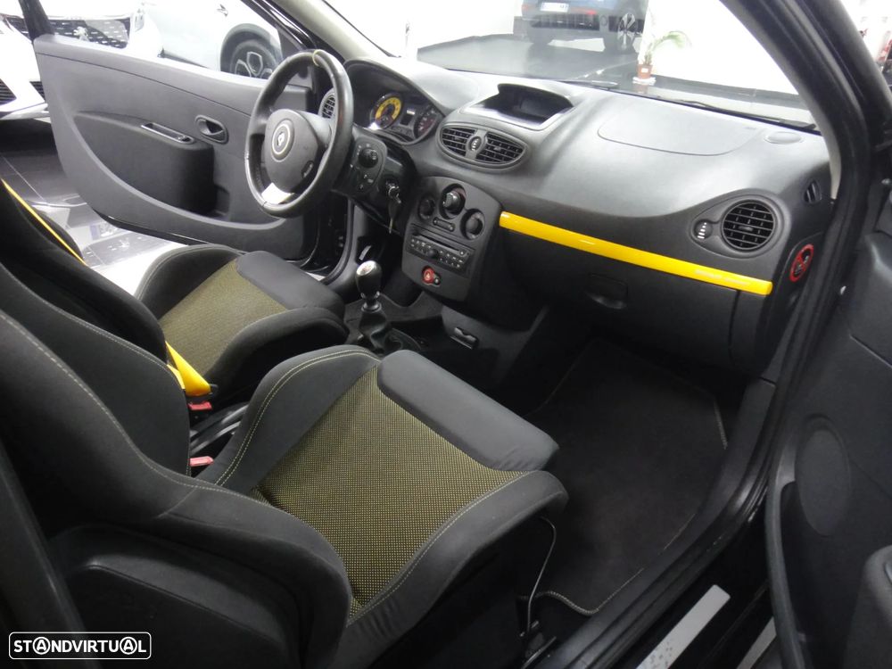 Renault Clio 2.0 16V Sport - 26
