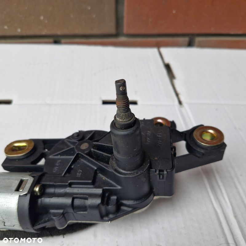 SILNICZEK MECHANIZM WYCIERACZKI TYL SEAT LEON II ALTEA 5P0955711B
