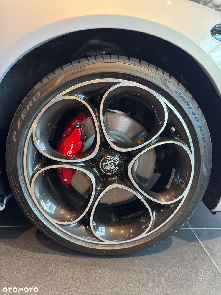 Alfa Romeo Giulia 2.2 D Turbo Veloce Q4 - 8