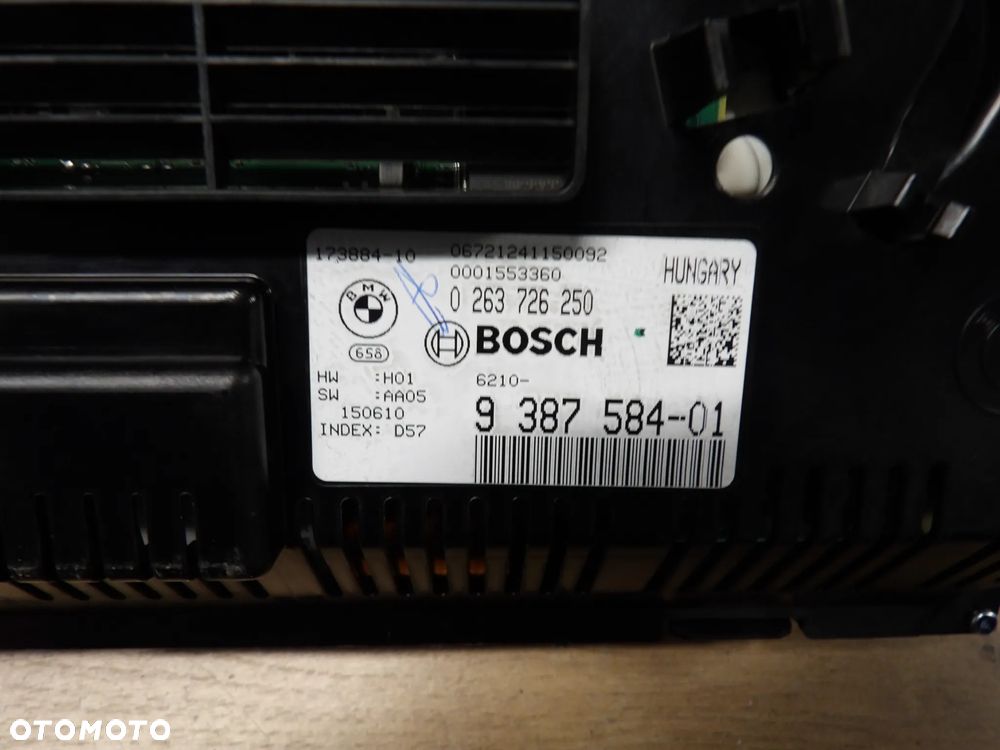 BMW - F10 - LICZNIK , ZEGAR - LED - UK - 9387584 - 2