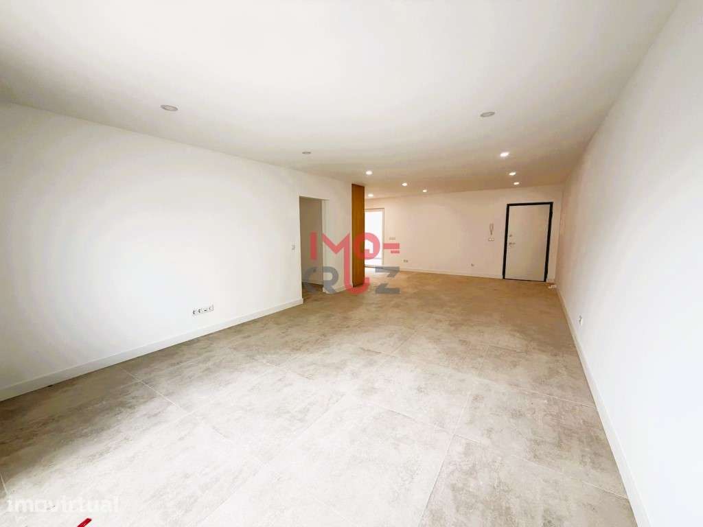 Apartamento T2 Moderno com Elevador e 2 Lugares de Garagem Fonte Gr... - Grande imagem: 3/23