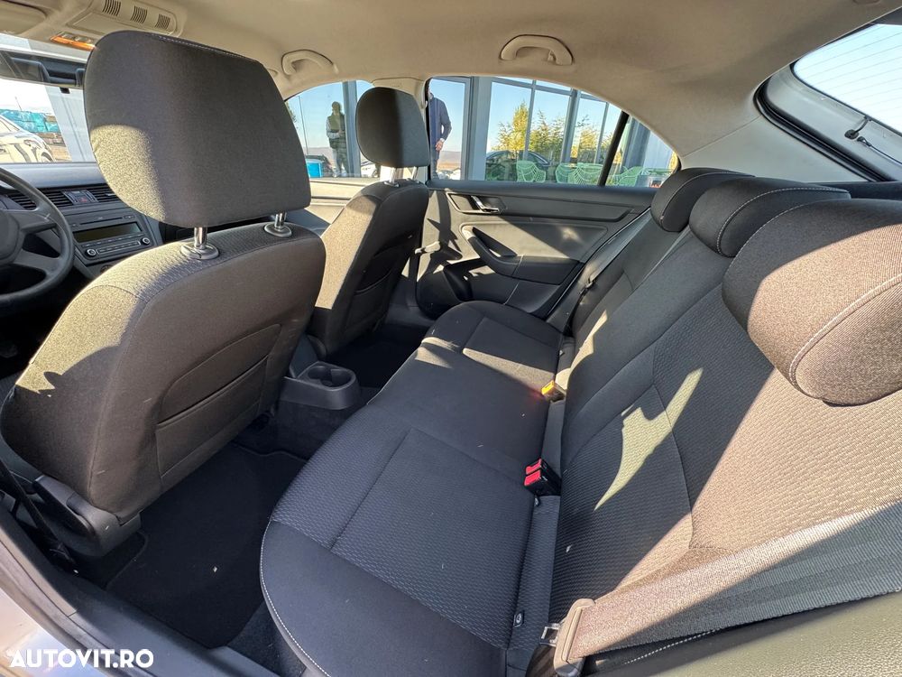 Skoda RAPID 1.2 TSI Ambition - 14