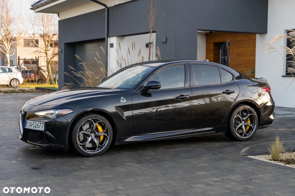 Alfa Romeo Giulia 2.9 V6 Bi-Turbo AT8 Quadrifoglio - 1