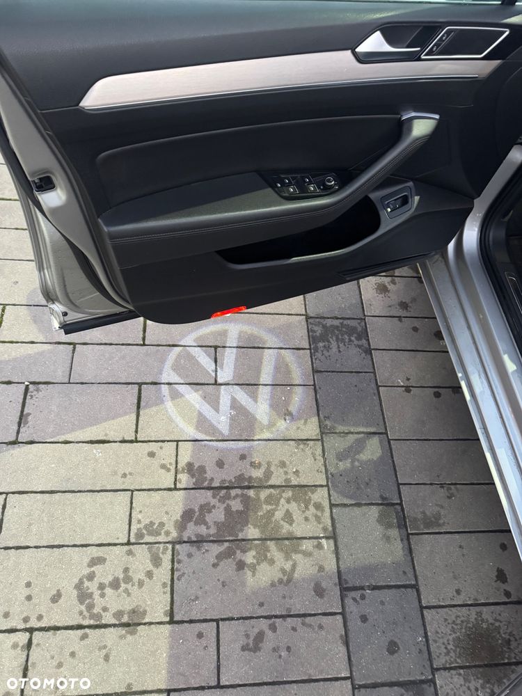 Volkswagen Passat 2.0 TDI SCR (BlueMotion Tech) 4Motion D Highline - 4
