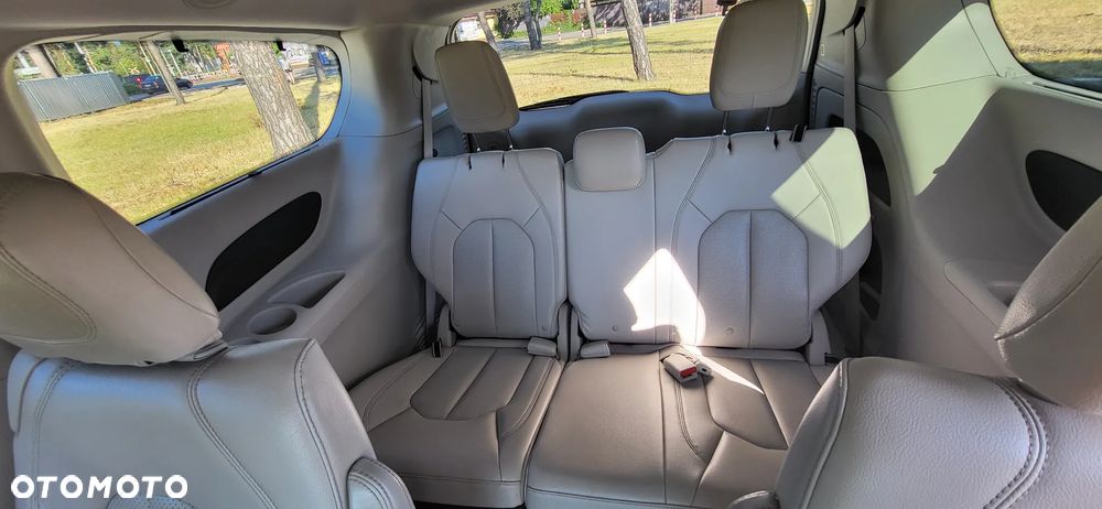 Chrysler Pacifica - 14