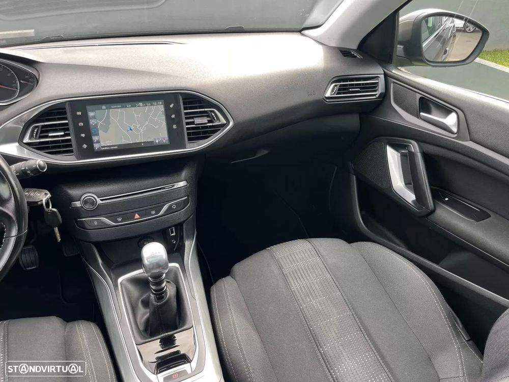 Peugeot 308 SW 1.2 PureTech Allure Full LED - 30