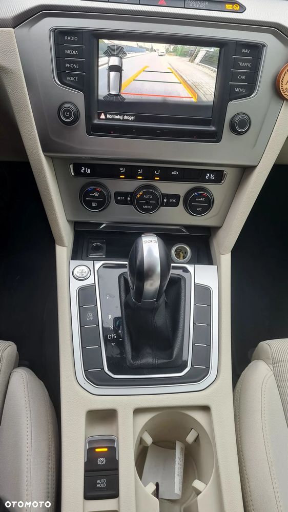 Volkswagen Passat 1.6 TDI (BlueMotion Technology) DSG Comfortline - 28