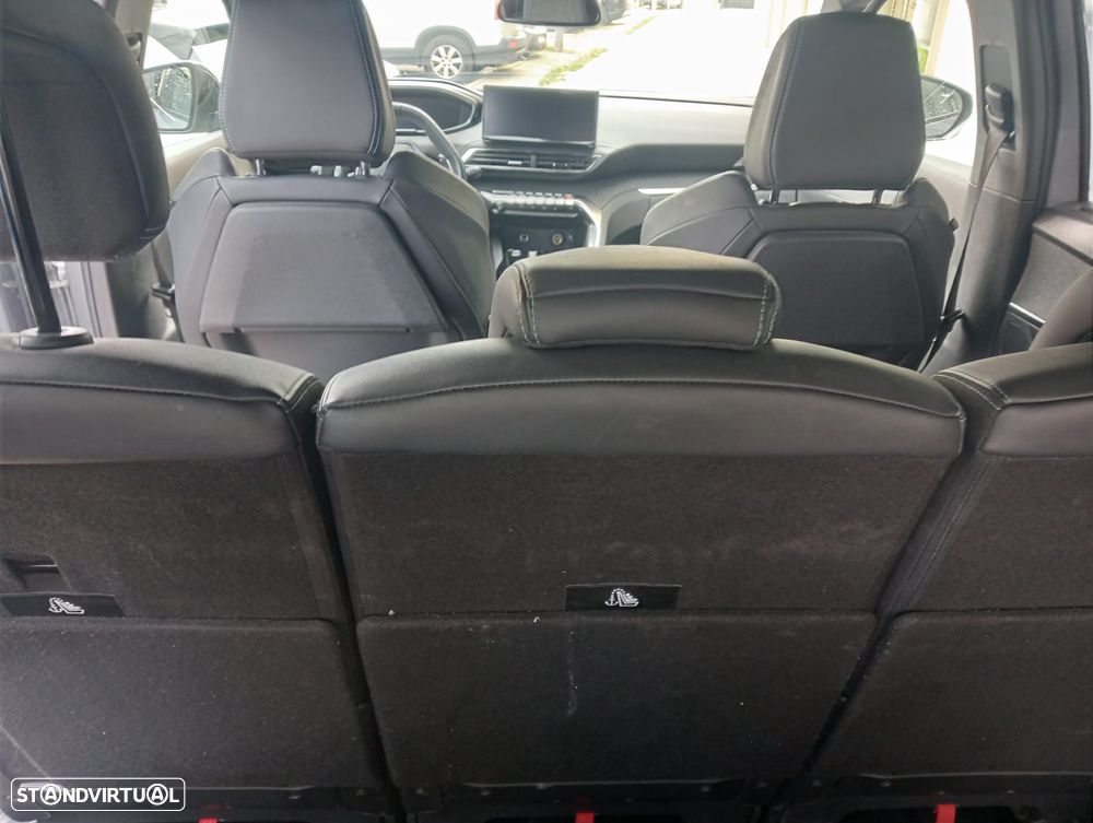 Peugeot 5008 1.2 PureTech Allure Pack EAT8 - 26