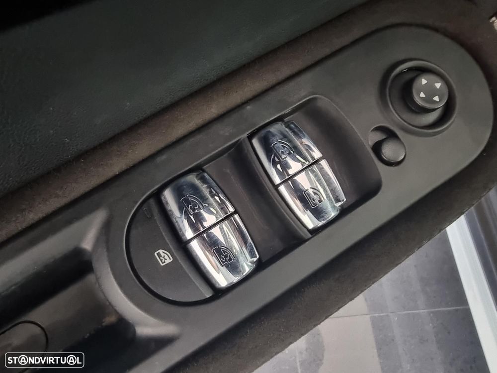 MINI Countryman Cooper SE ALL4 Auto - 12