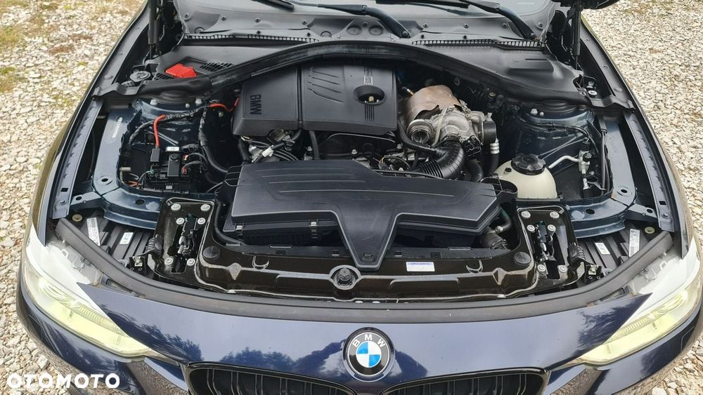 BMW Seria 3 320i Efficient Dynamics Edition Sport Line - 31
