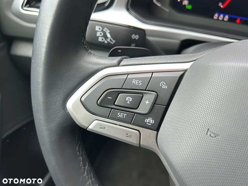 Volkswagen T-Roc - 11