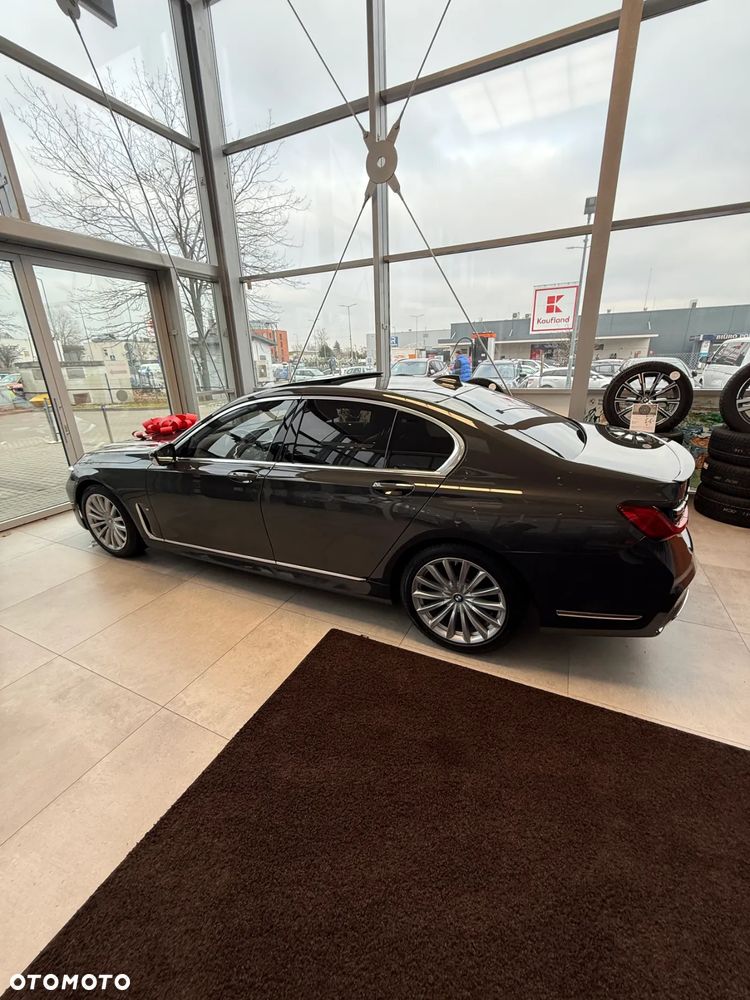 BMW Seria 7 750i xDrive sport - 7