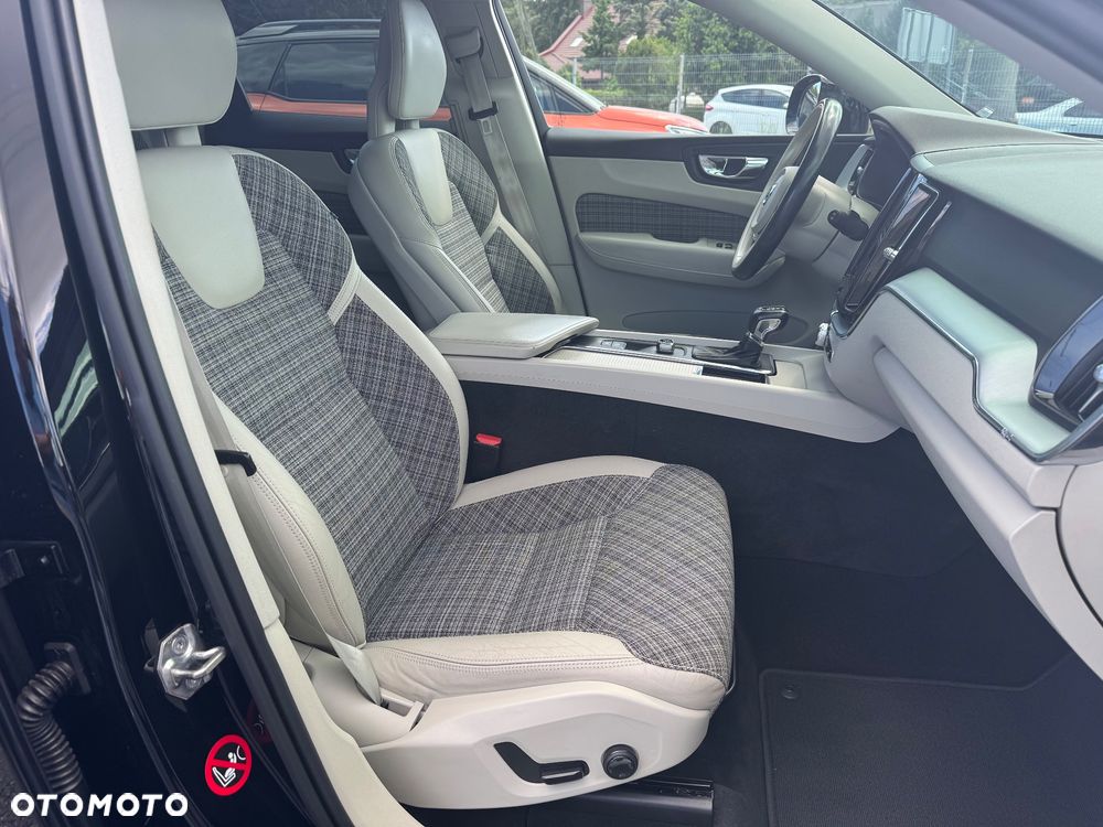 Volvo XC 60 D4 AWD Geartronic Momentum - 18