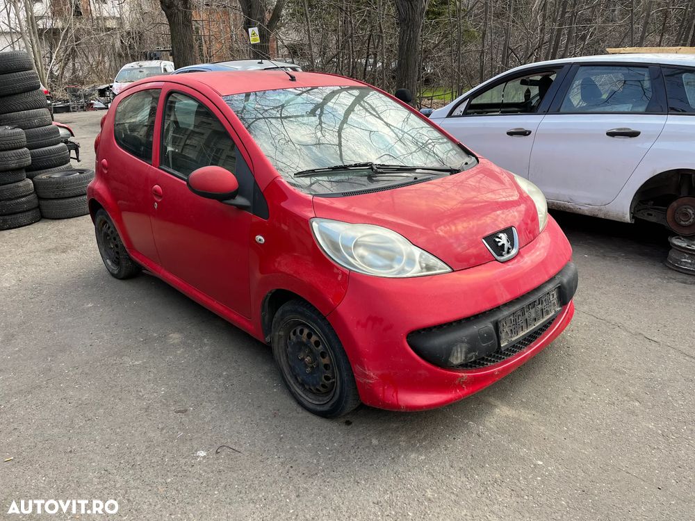 Dezmembrez Peugeot 107 rosu 2007 1.0 benzina 4usi