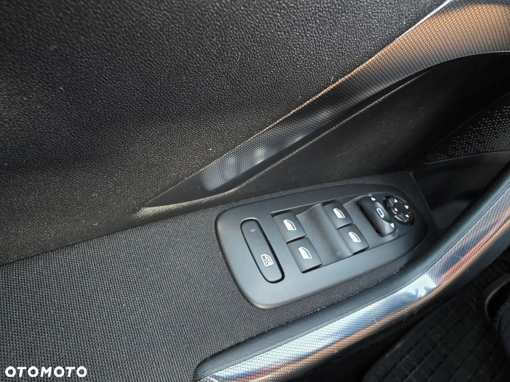 Peugeot 2008 1.2 Pure Tech Allure S&S - 33