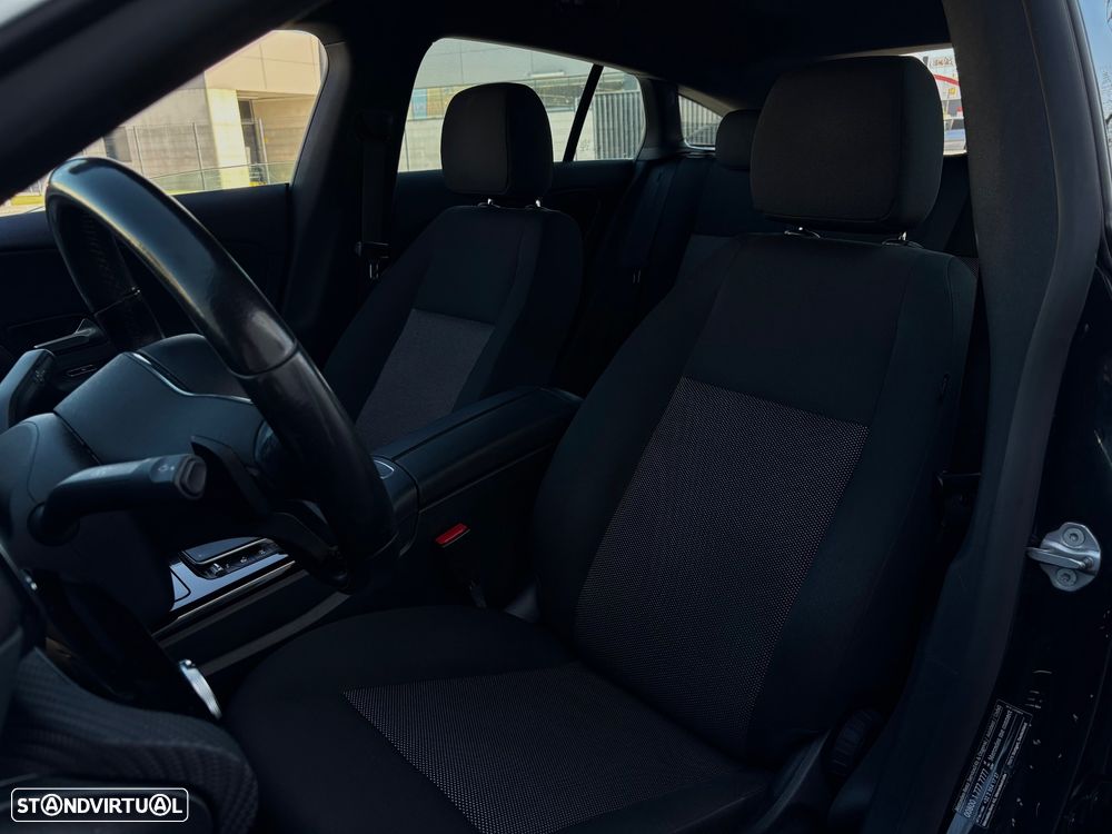 Mercedes-Benz CLA 180 d 7G-DCT Progressive - 11