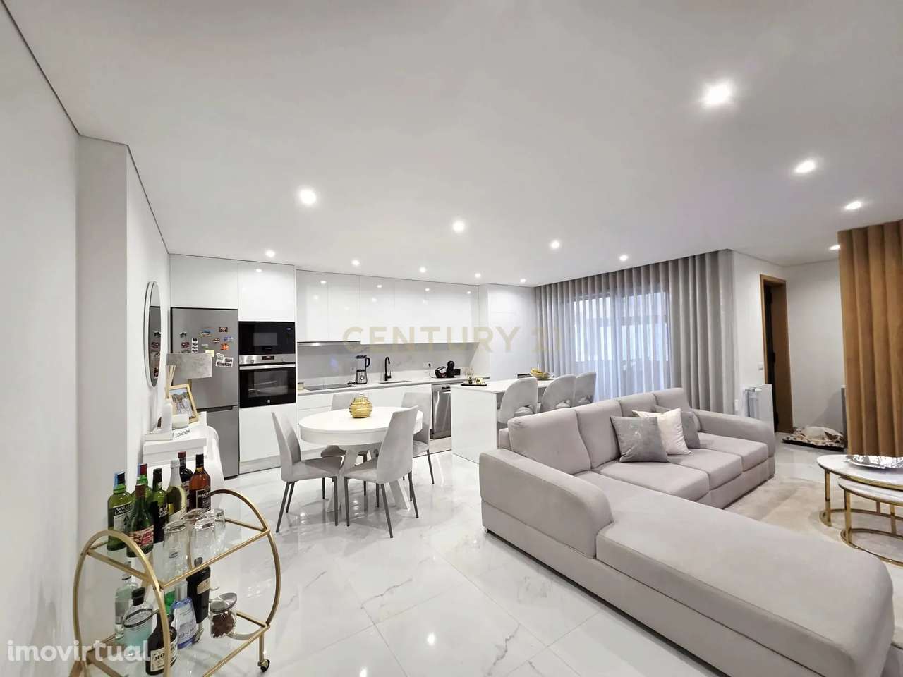 Apartamento T3 de Luxo em Condomínio Fechado com Piscina - Grande imagem: 2/18