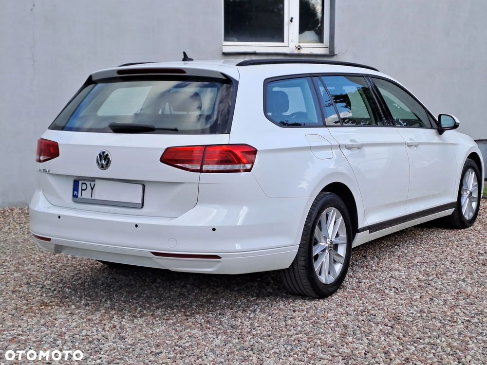 Volkswagen Passat - 20